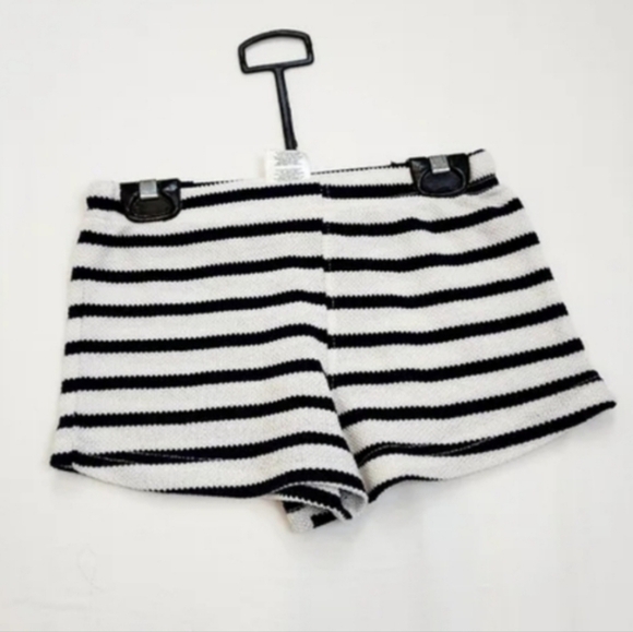 Vince Camuto Stripe 2 Pieces Sleeveless Shorts Set - Picture 4 of 7